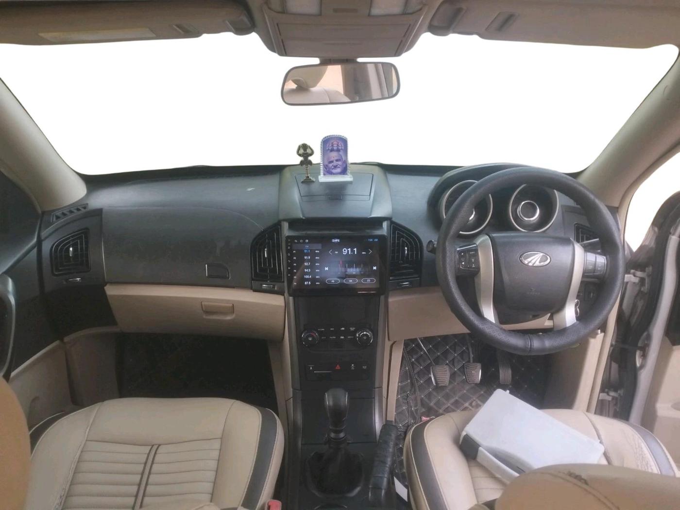 2015 Mahindra XUV500 W4, Diesel, Manual, 77,708 km, interior
