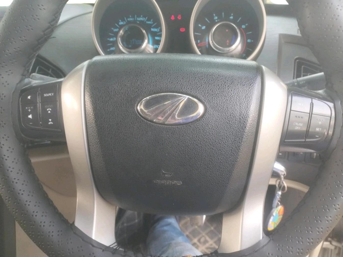 2015 Mahindra XUV500 W4, Diesel, Manual, 77,708 km, interior