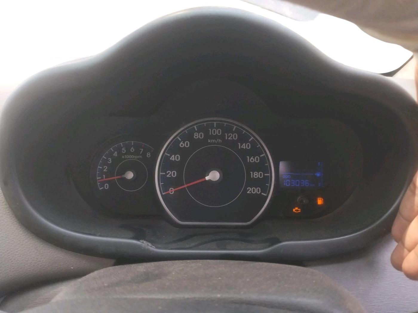 2013 Hyundai i10 MAGNA 1.1, Petrol, Manual, 1,03,036 km, interior