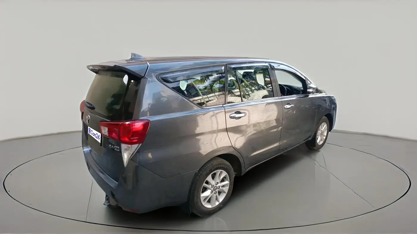2016 Toyota Innova Crysta 2.4 VX 7 STR, Diesel, Manual, 47,697 km, exterior