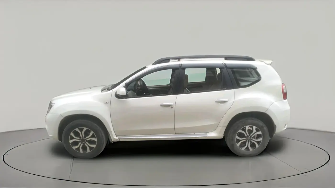 2015 Nissan Terrano XL O (D), Diesel, Manual, 1,17,589 km, exterior