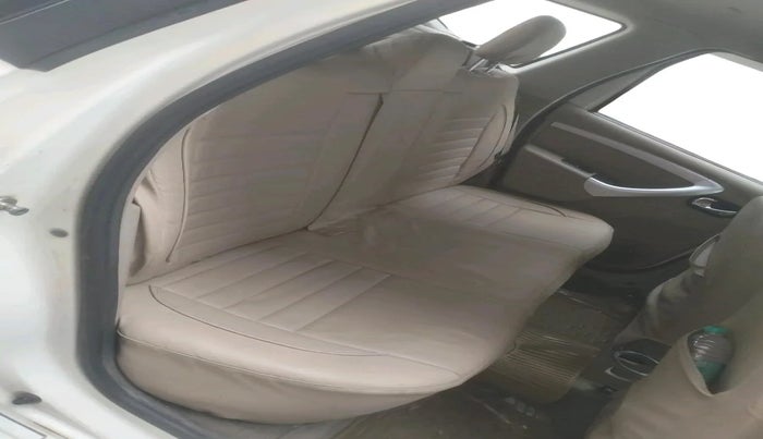 2015 Nissan Terrano XL O (D), Diesel, Manual, 1,17,589 km, interior