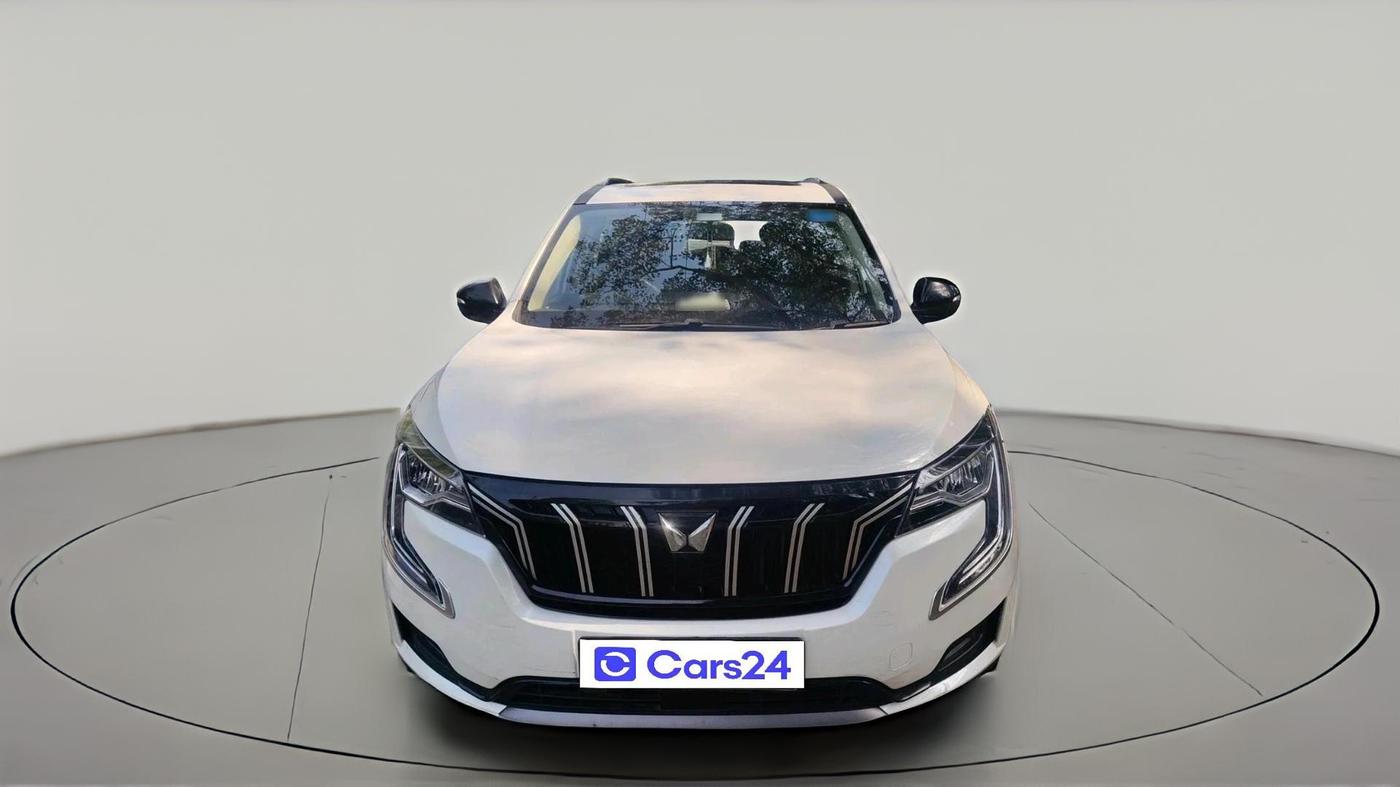 2022 Mahindra XUV700 AX 5 P MT 7 STR, Petrol, Manual, 18,900 km, exterior