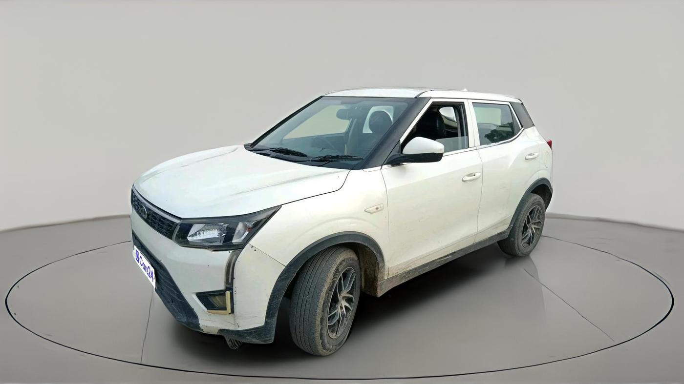 2021 Mahindra XUV300 W4 1.5 DIESEL, Diesel, Manual, 1,45,277 km, exterior