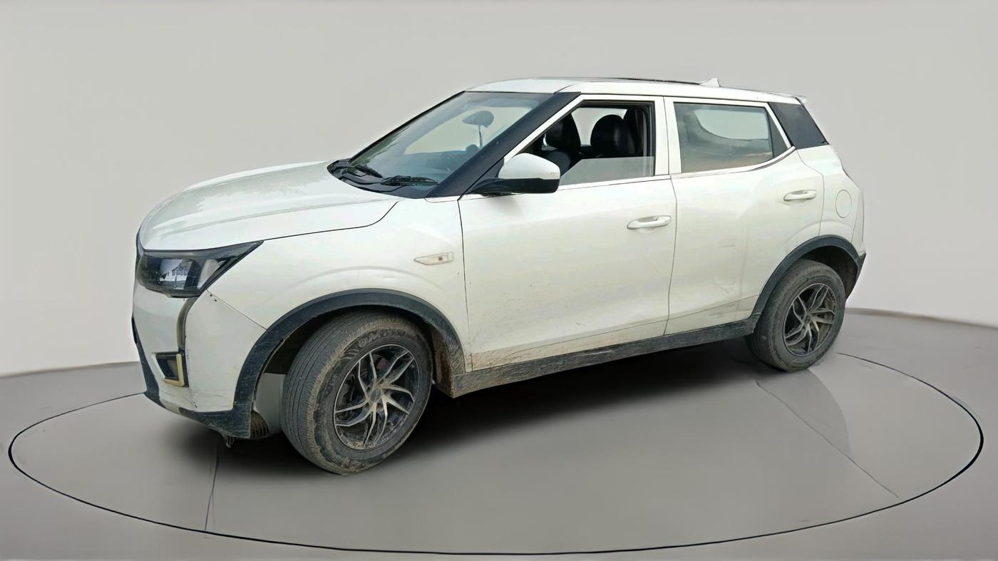 2021 Mahindra XUV300 W4 1.5 DIESEL, Diesel, Manual, 1,45,277 km, exterior