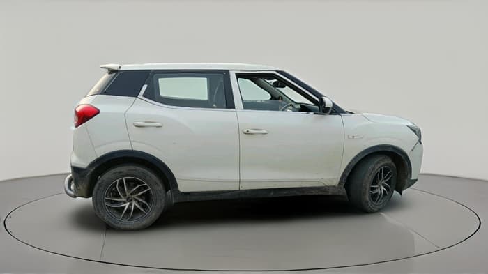 2021 Mahindra XUV300 W4 1.5 DIESEL, Diesel, Manual, 1,45,277 km, exterior