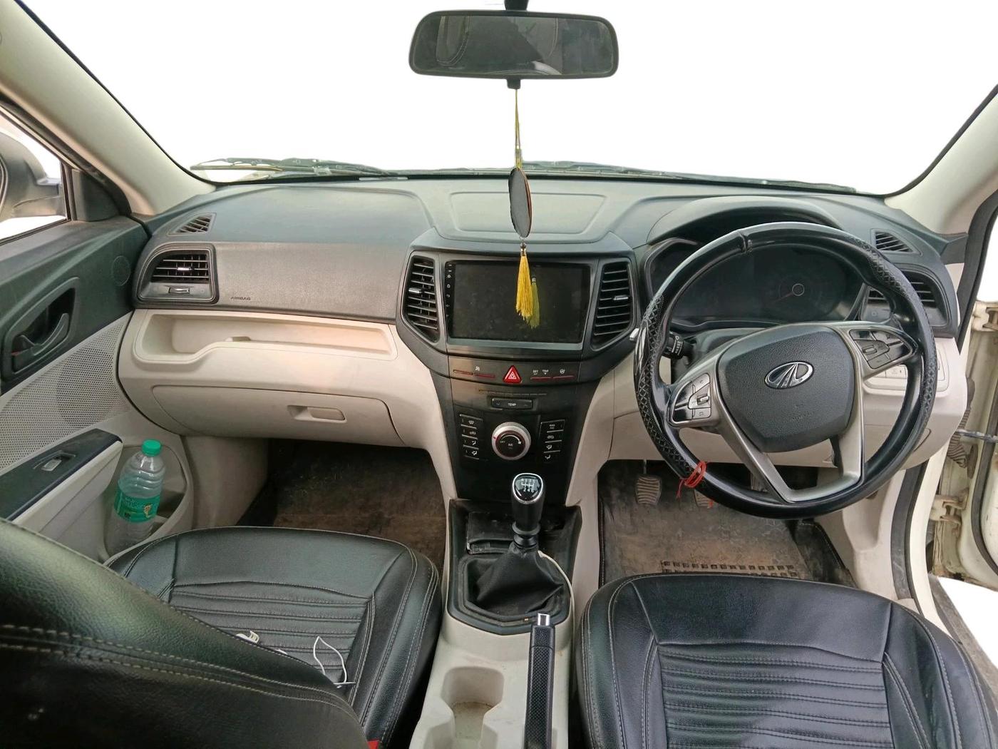 2021 Mahindra XUV300 W4 1.5 DIESEL, Diesel, Manual, 1,45,277 km, interior