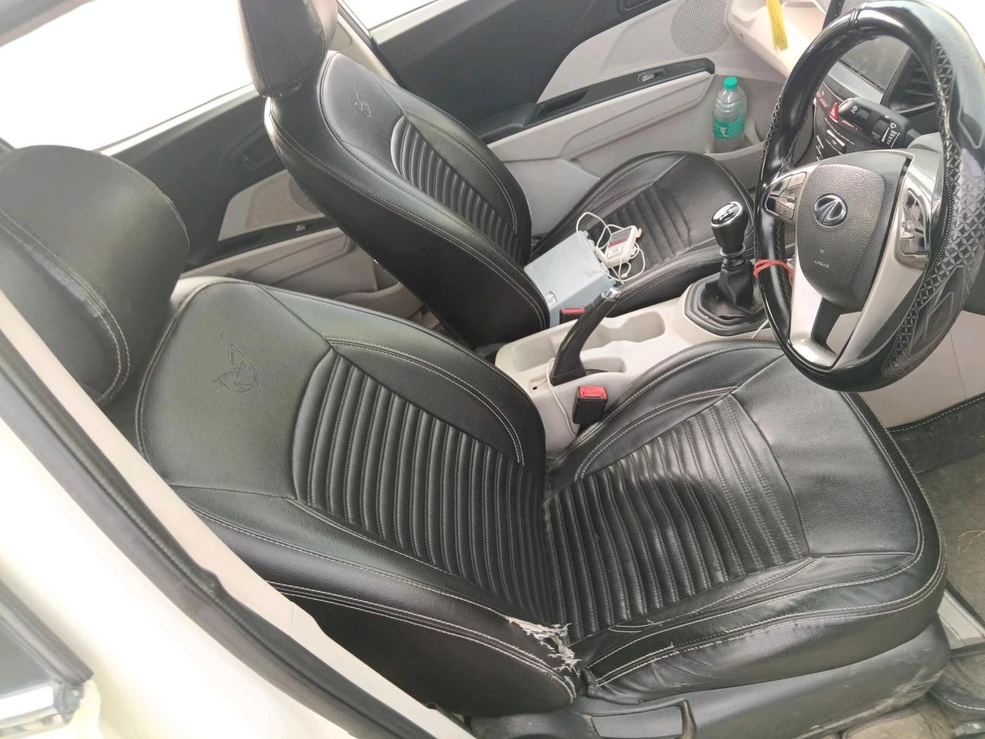 2021 Mahindra XUV300 W4 1.5 DIESEL, Diesel, Manual, 1,45,277 km, interior