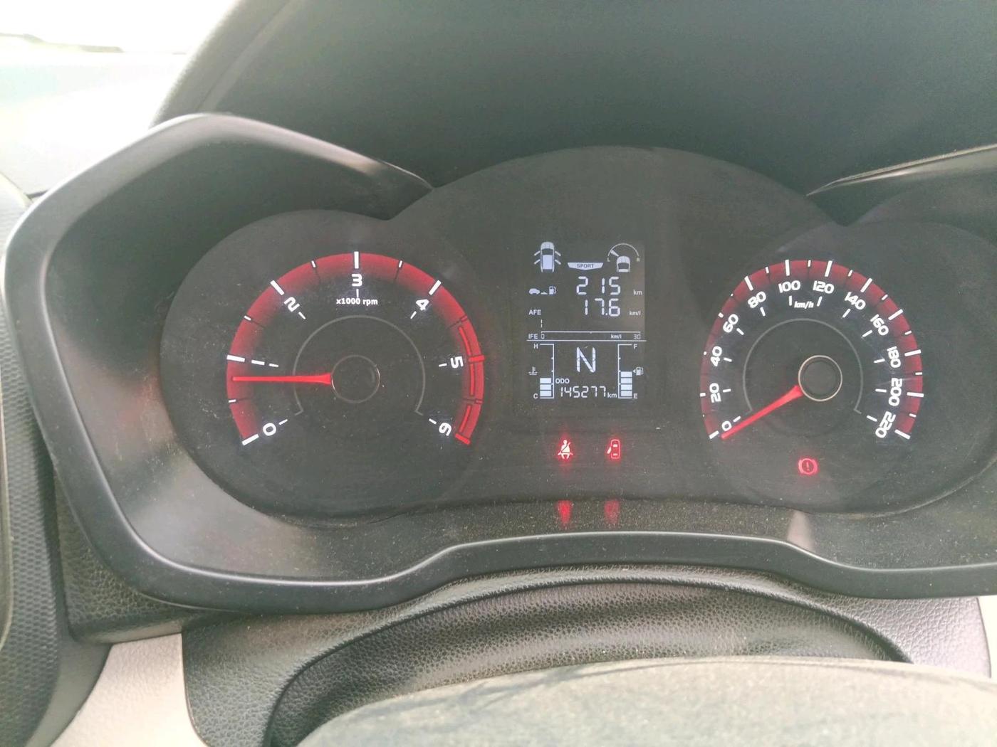 2021 Mahindra XUV300 W4 1.5 DIESEL, Diesel, Manual, 1,45,277 km, interior