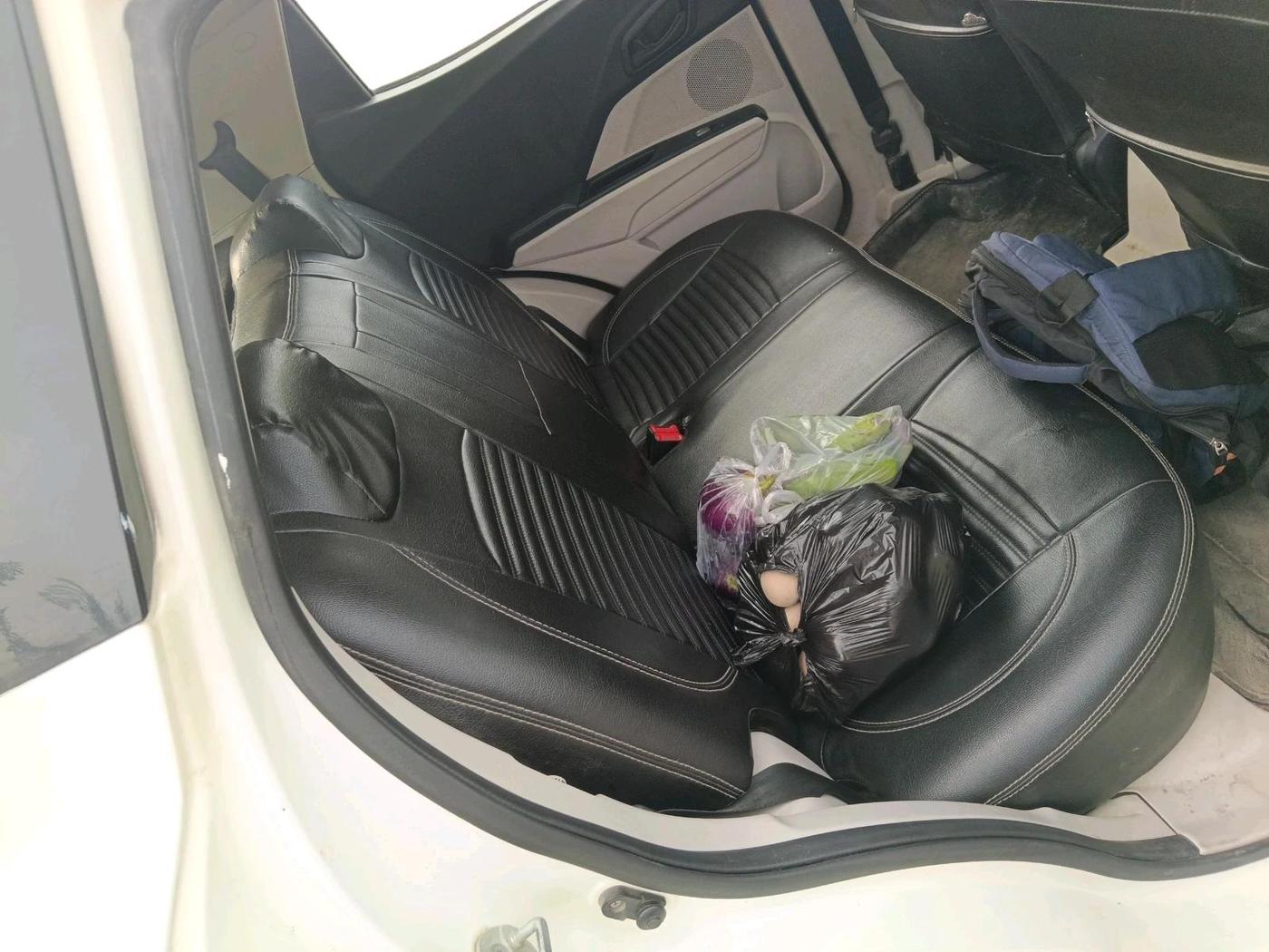 2021 Mahindra XUV300 W4 1.5 DIESEL, Diesel, Manual, 1,45,277 km, interior