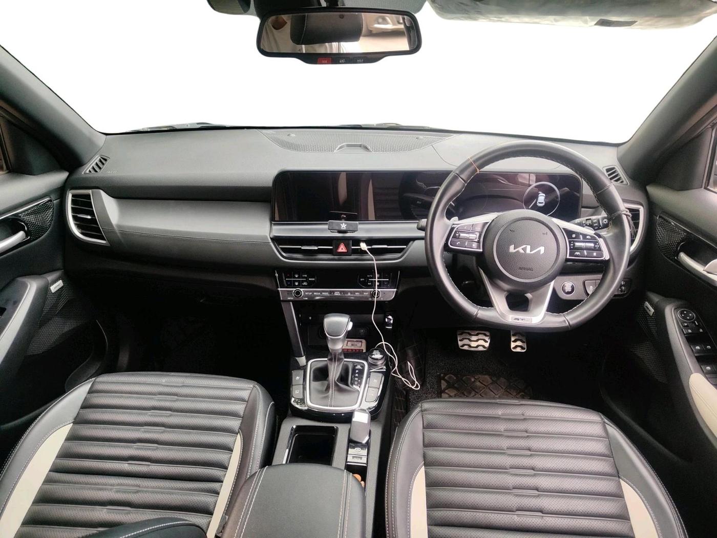 2023 KIA SELTOS 1.5 GTX+ TURBO GDI PETROL DCT, Petrol, Automatic, 15,225 km, interior