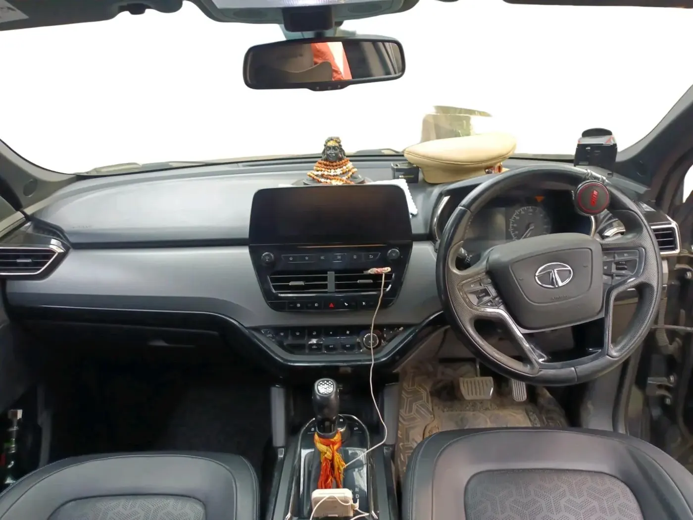 2023 Tata Safari XZA PLUS DARK EDITION, Diesel, Automatic, 1,08,708 km, interior