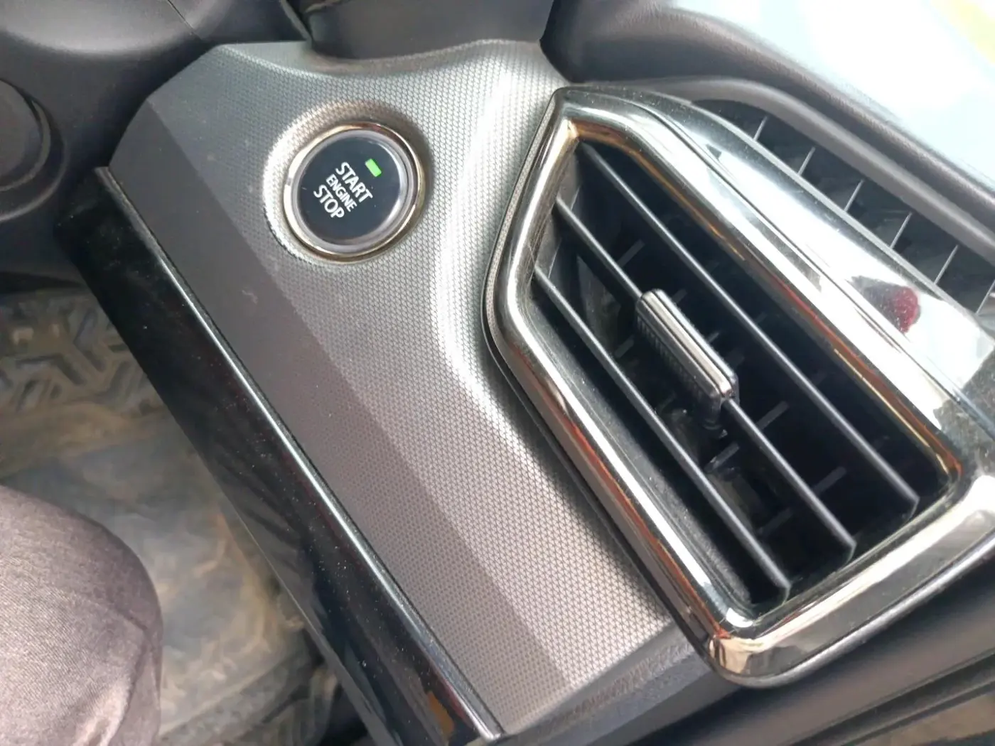 2023 Tata Safari XZA PLUS DARK EDITION, Diesel, Automatic, 1,08,708 km, interior