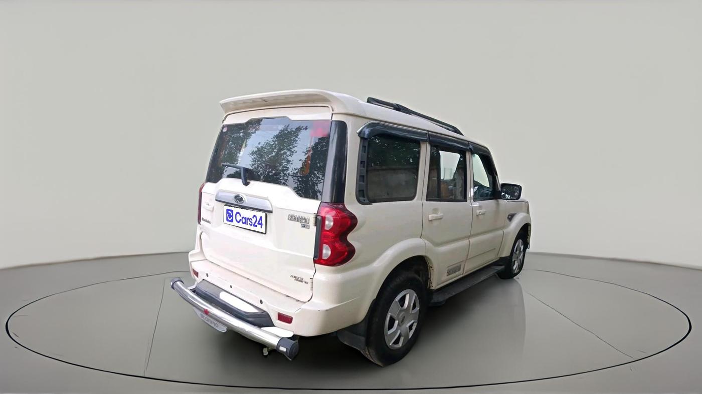 2018 Mahindra Scorpio S7, Diesel, Manual, 51,558 km, exterior