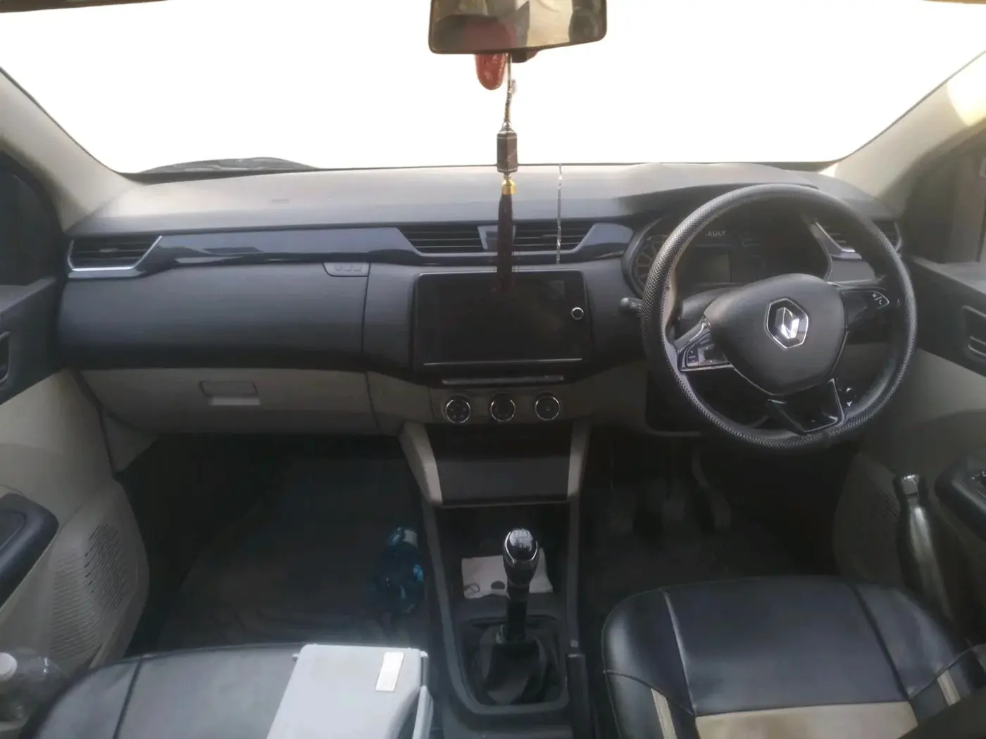 2023 Renault TRIBER RXT, CNG, Manual, 37,442 km, interior