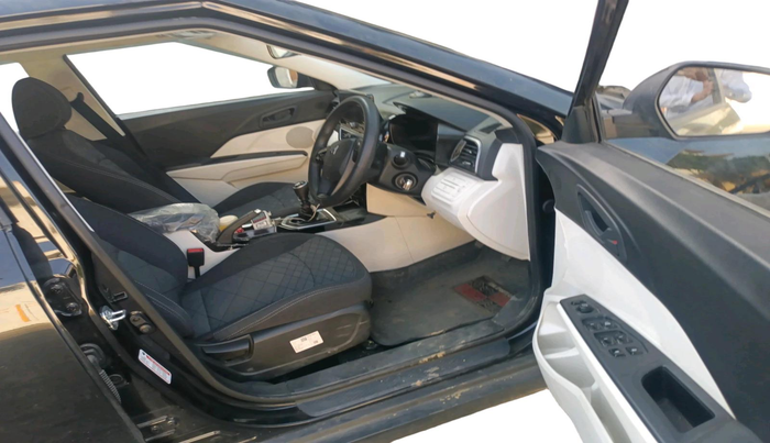 2025 Mahindra XUV 3XO MX3 1.2 L TCMPFi, Petrol, Manual, 6,693 km, interior