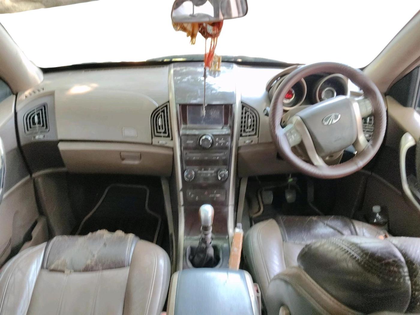 2012 Mahindra XUV500 W8, Diesel, Manual, 1,15,893 km, interior