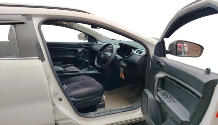 2021 Renault Kiger RXL MT, Petrol, Manual, 10,169 km, interior