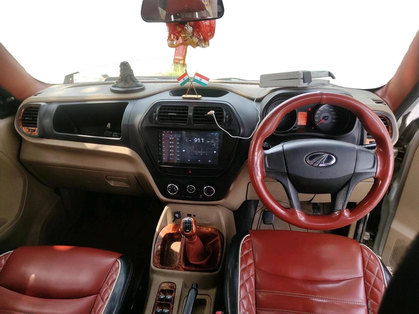 2017 Mahindra TUV300 T6, Diesel, Manual, 67,232 km, interior