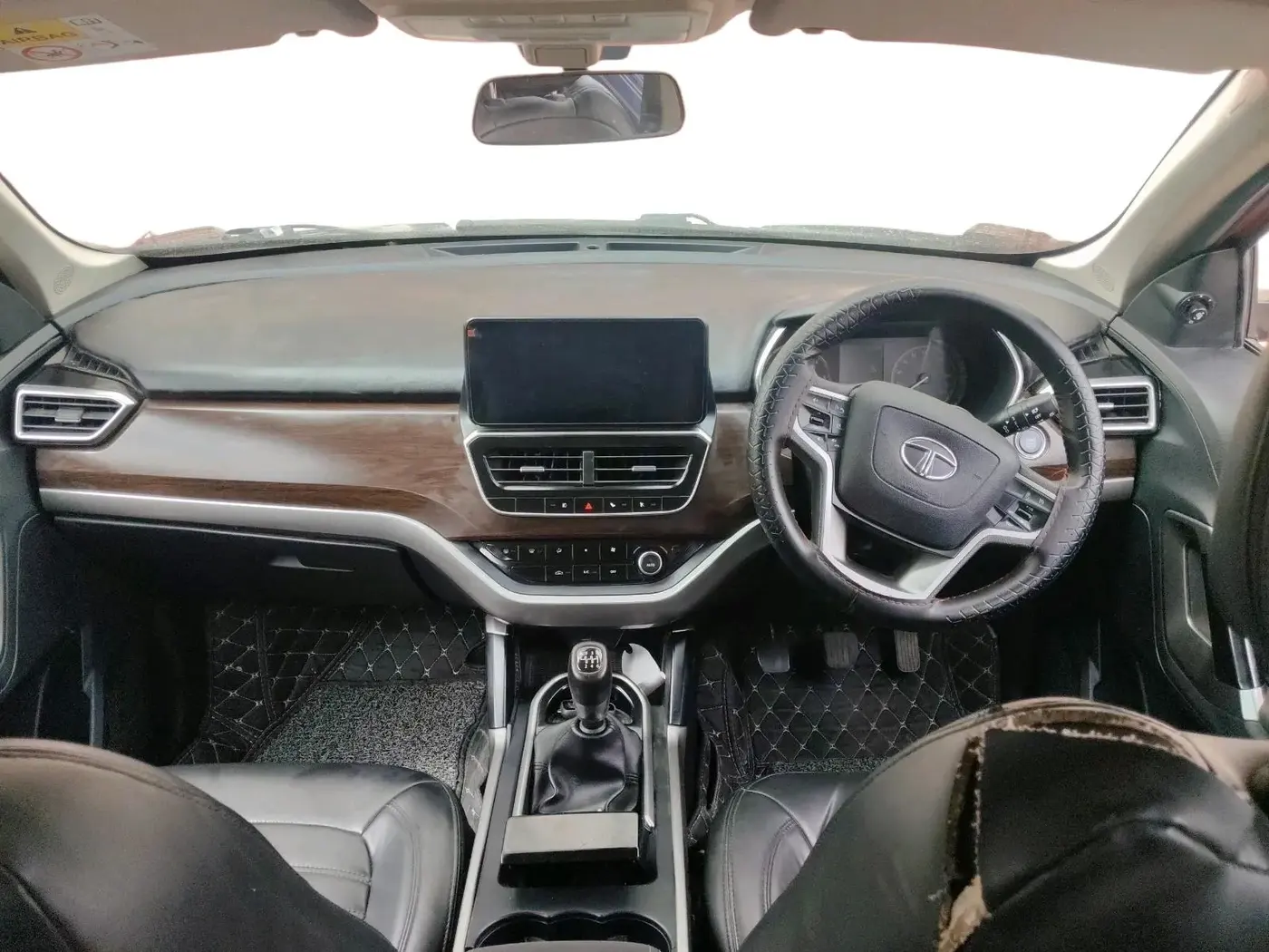 2023 Tata Harrier XT PLUS 2.0L KRYOTEC, Diesel, Manual, 25,178 km, interior