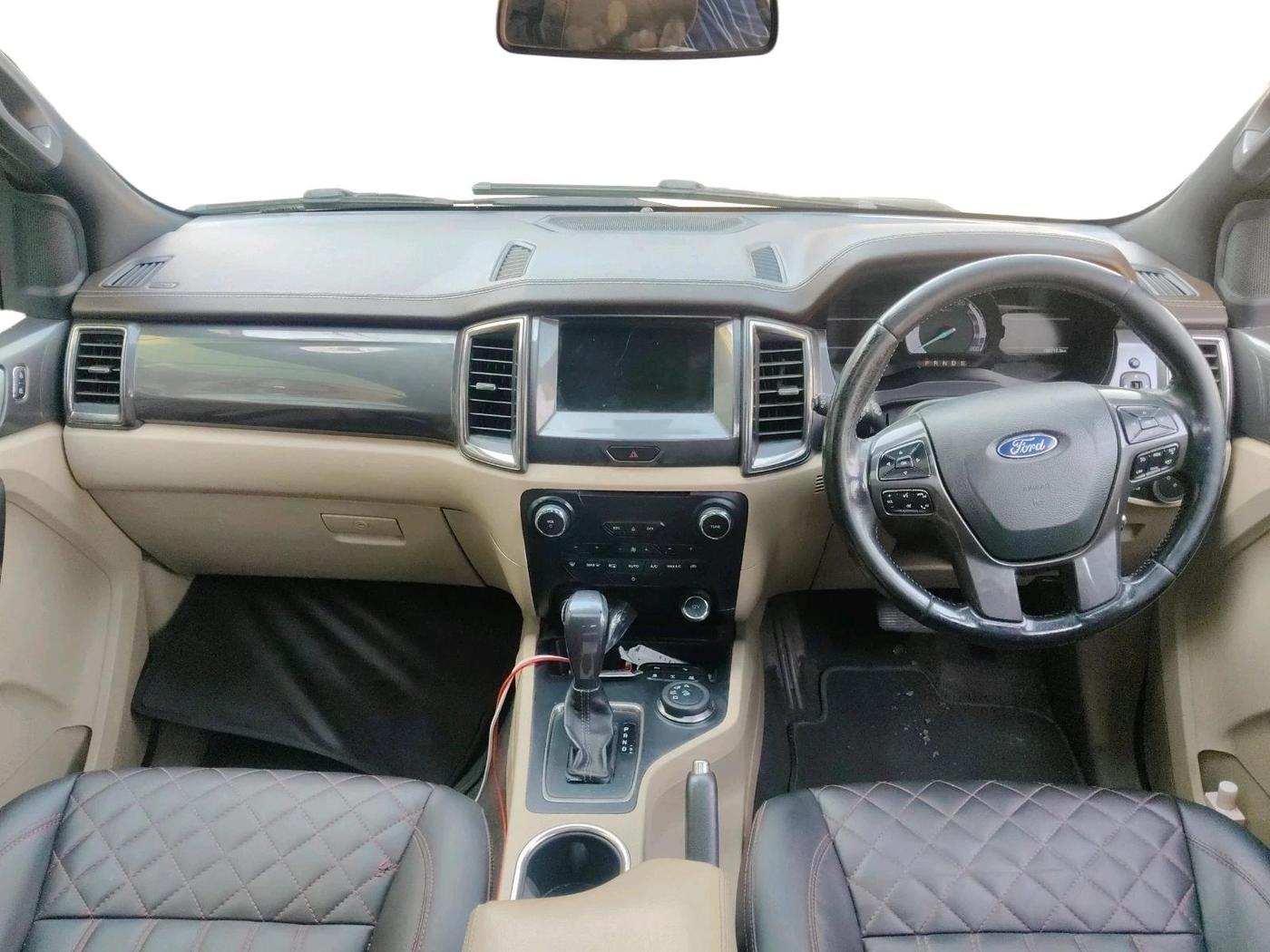 2017 Ford Endeavour TITANIUM 3.2 4X4 AT, Diesel, Automatic, 96,947 km, interior