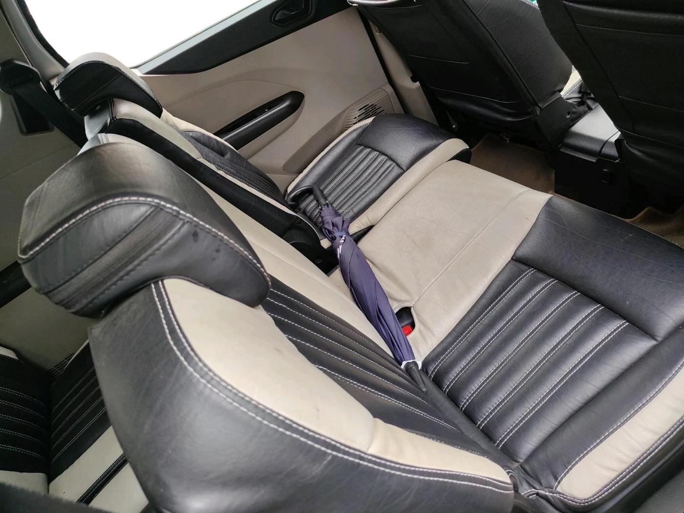 2020 Renault TRIBER RXT AMT, Petrol, Automatic, 14,745 km, interior