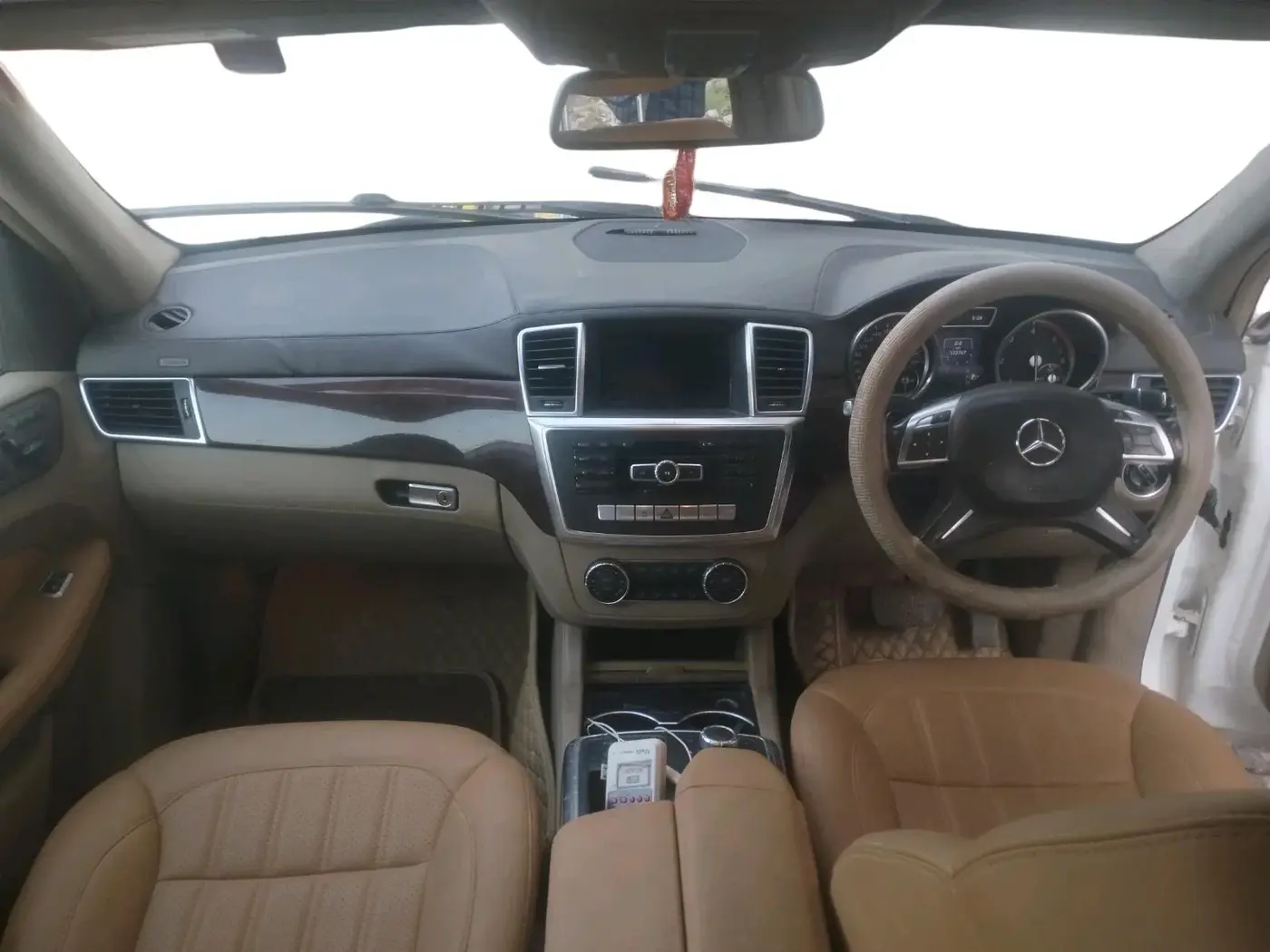 2014 Mercedes Benz GL Class 350 CDI 4Matic, Diesel, Automatic, 1,22,767 km, interior