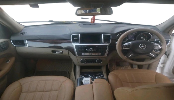 2014 Mercedes Benz GL Class 350 CDI 4Matic, Diesel, Automatic, 1,22,767 km, interior