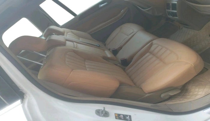2014 Mercedes Benz GL Class 350 CDI 4Matic, Diesel, Automatic, 1,22,767 km, interior