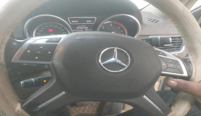 2014 Mercedes Benz GL Class 350 CDI 4Matic, Diesel, Automatic, 1,22,767 km, interior