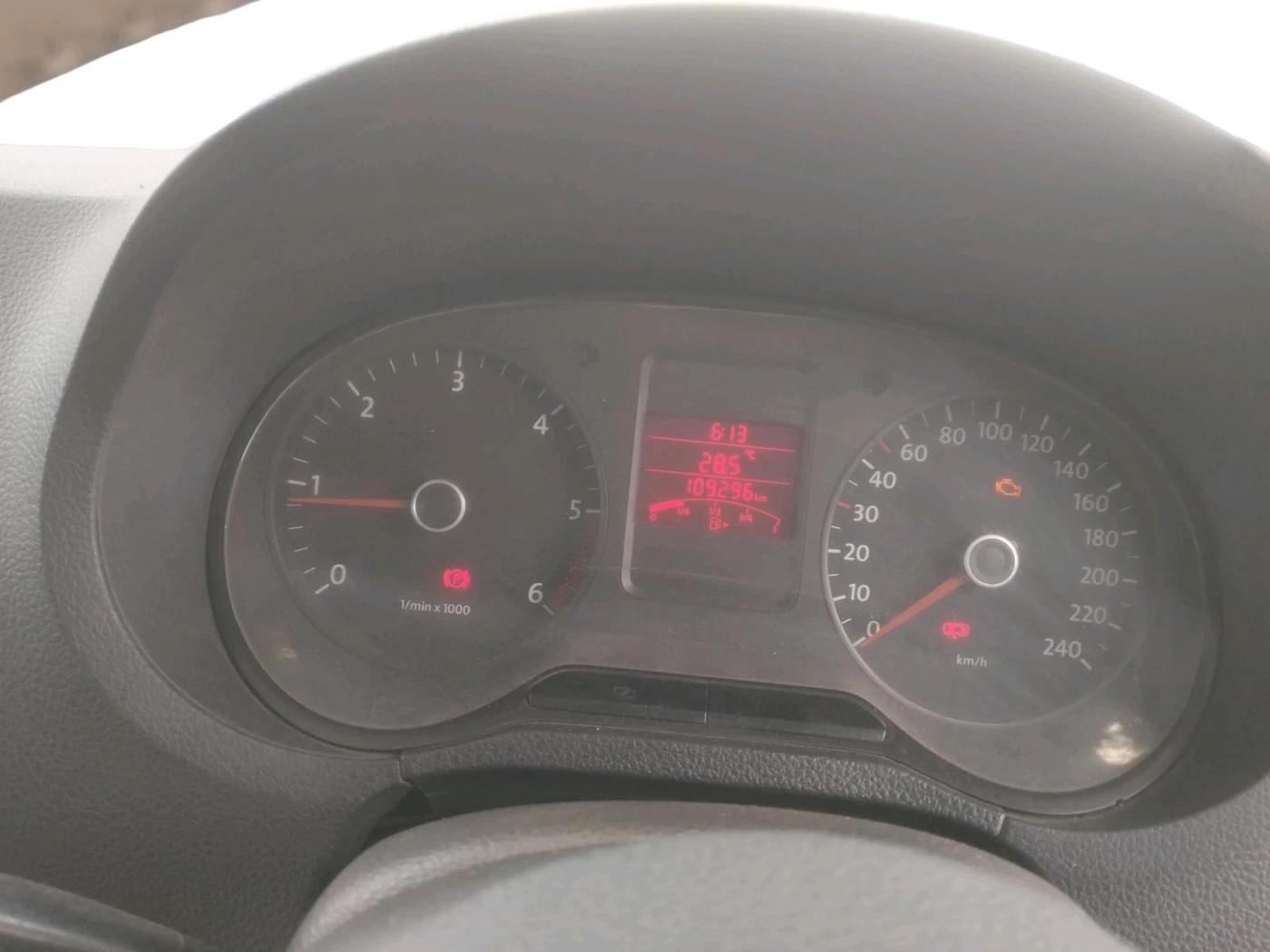 2012 Volkswagen Polo TRENDLINE 1.2L DIESEL, Diesel, Manual, 1,09,296 km, interior
