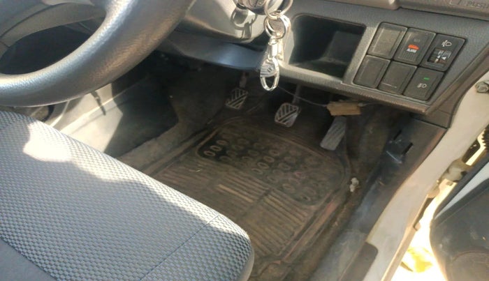 2011 Maruti Wagon R 1.0 VXI, Petrol, Manual, 79,949 km, interior