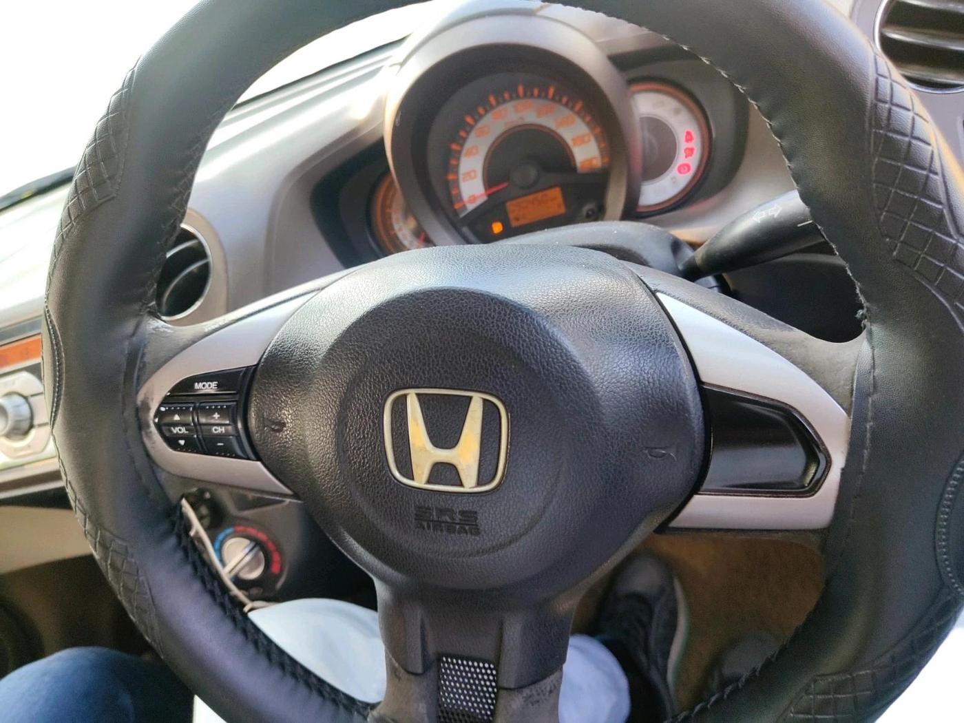 2012 Honda Brio V MT, Petrol, Manual, 90,450 km, interior