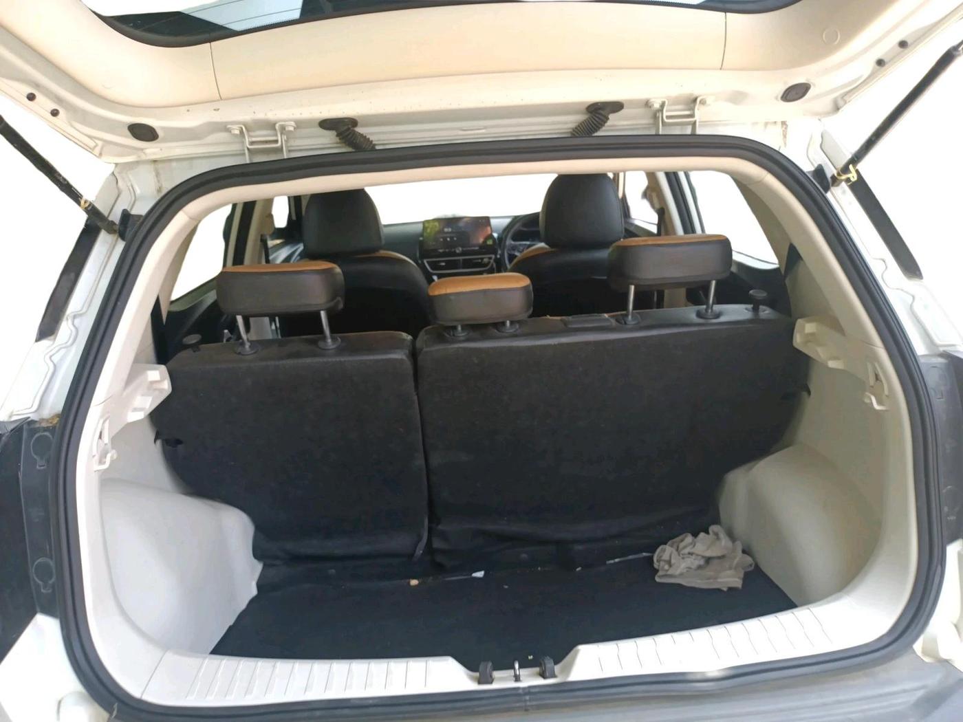 2024 Mahindra XUV 3XO AX5 1.5 Turbo Diesel Autoshift Plus, Diesel, Automatic, 28,434 km, exterior
