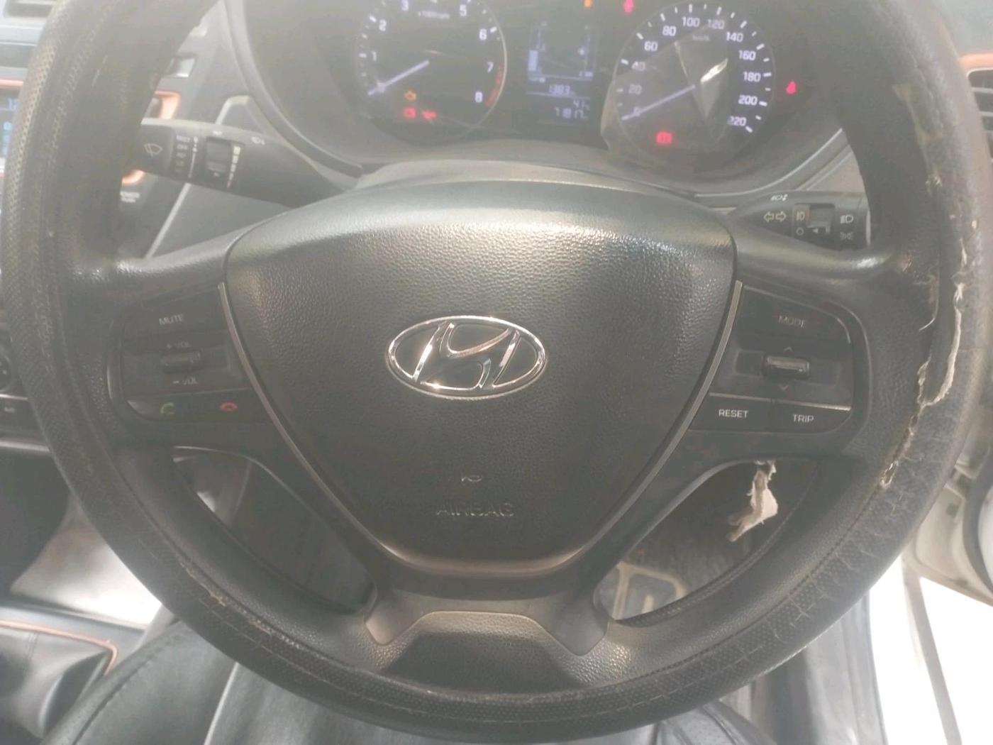 2017 Hyundai i20 Active 1.2 S, CNG, Manual, 71,817 km, interior