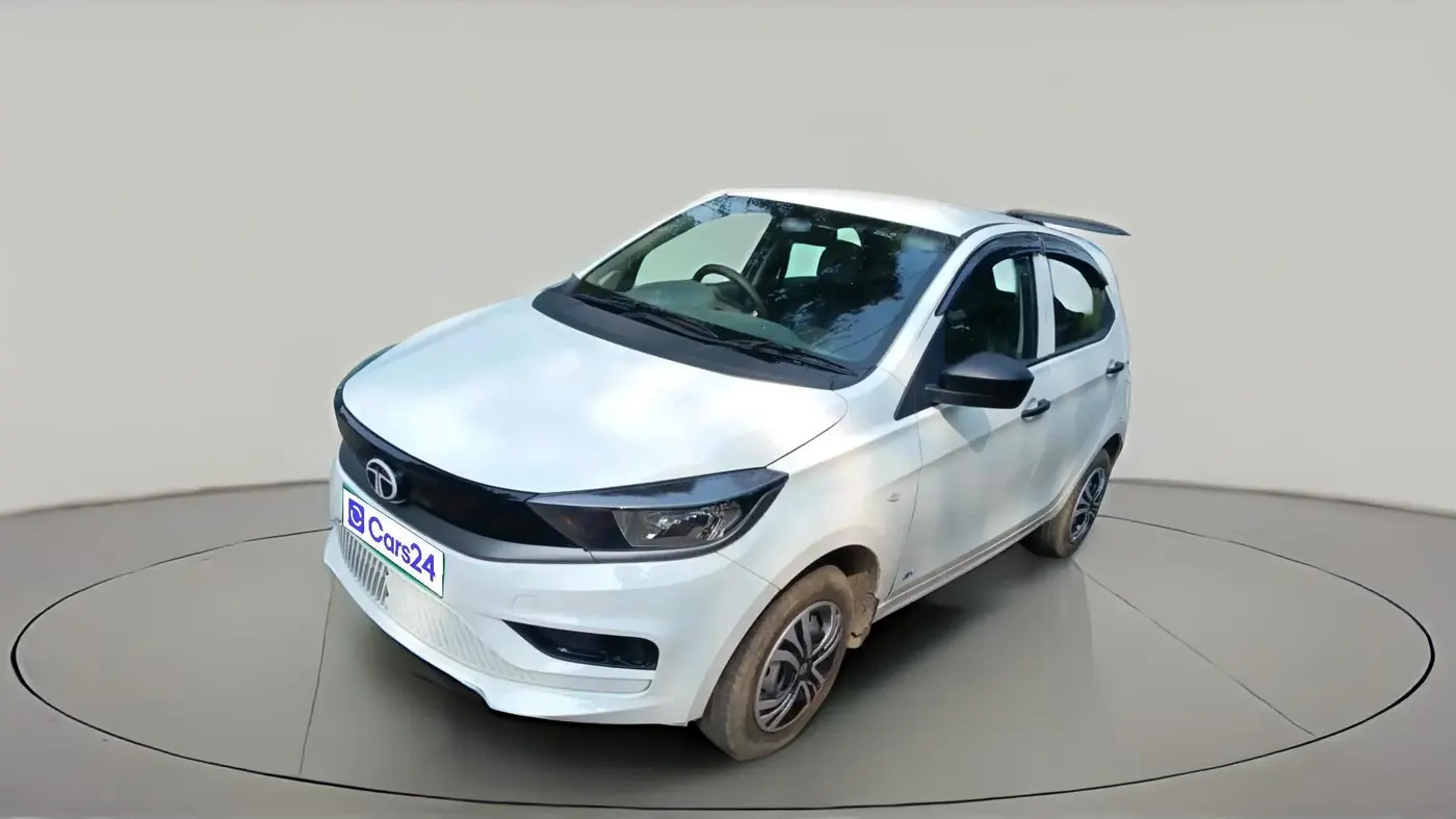 2025 Tata TIAGO EV XE MEDIUM RANGE, Electric, Automatic, 6,284 km, exterior