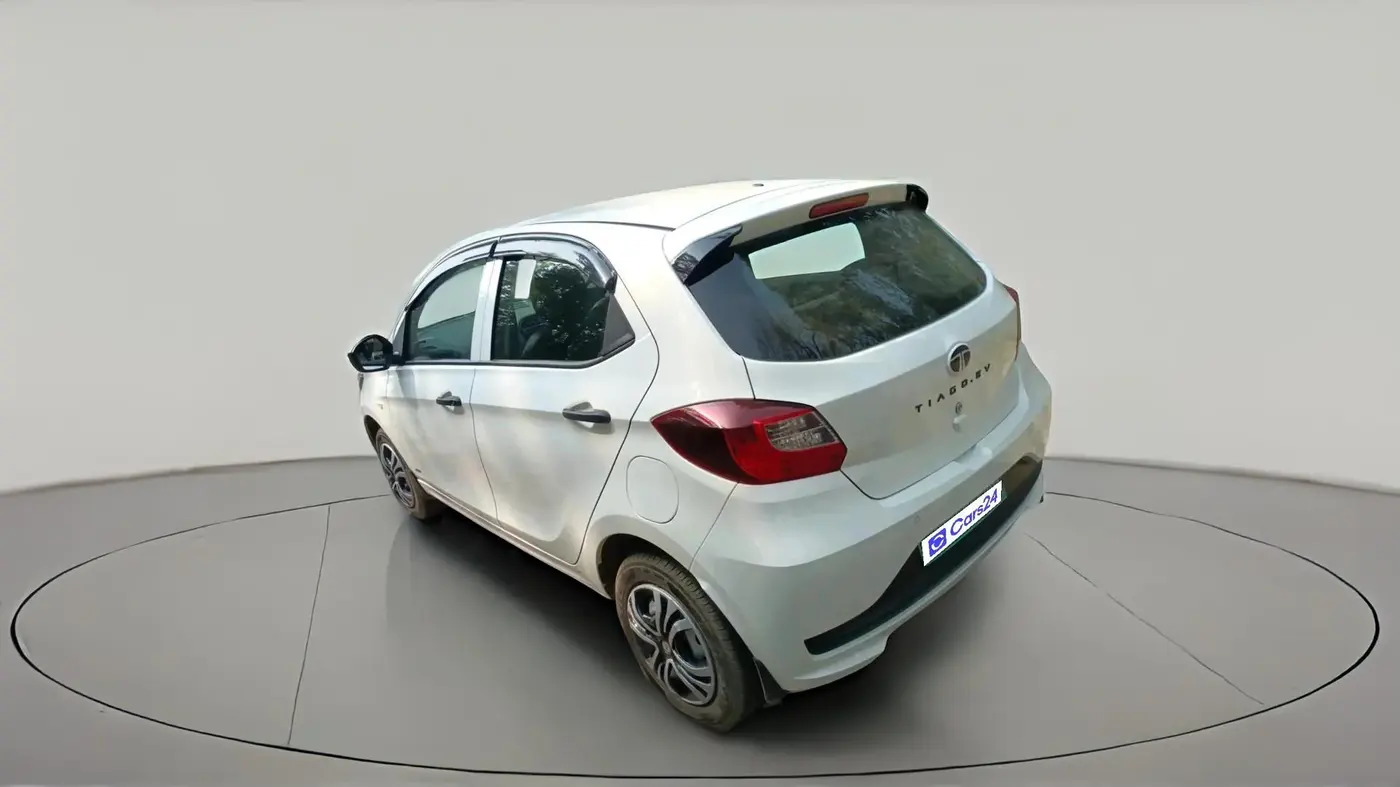 2025 Tata TIAGO EV XE MEDIUM RANGE, Electric, Automatic, 6,284 km, exterior