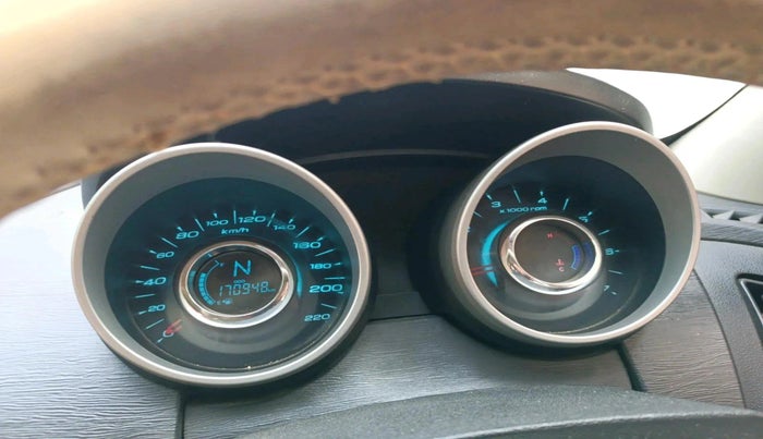 2015 Mahindra XUV500 W6, Diesel, Manual, 1,70,948 km, interior