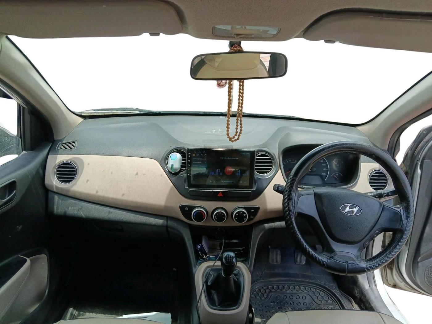 2016 Hyundai Grand i10 MAGNA 1.2 KAPPA VTVT, Petrol, Manual, 1,89,300 km, interior