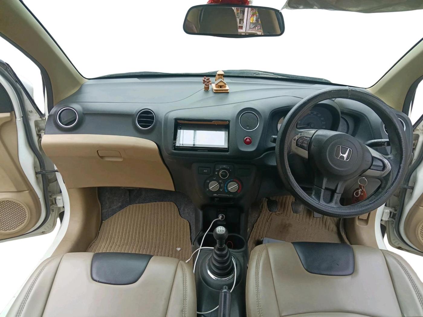 2015 Honda Amaze 1.2L I-VTEC S, Petrol, Manual, 66,267 km, interior