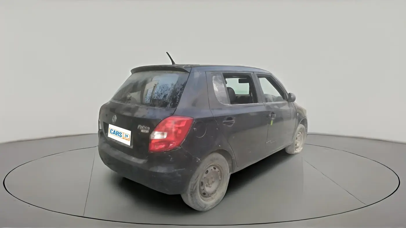 2010 Skoda Fabia CLASSIC 1.2 TDI, Diesel, Manual, 1,42,438 km, exterior