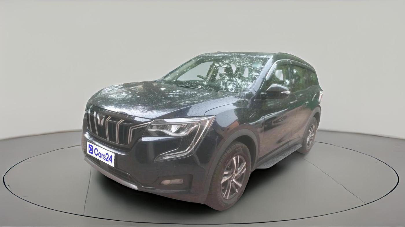 2025 Mahindra XUV700 AX 5 P MT 7 STR, Petrol, Manual, 11,565 km, exterior