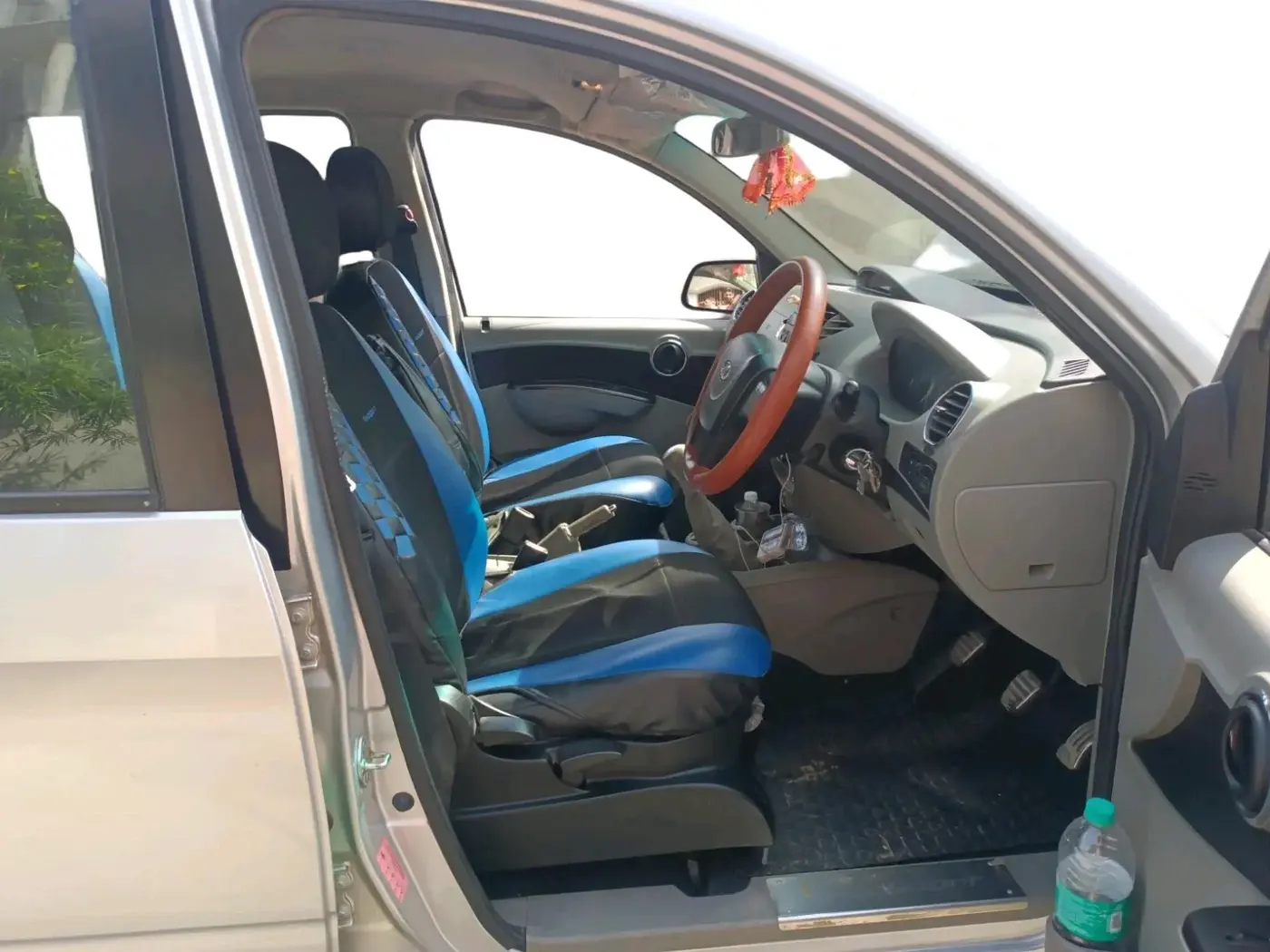 2017 Mahindra NUVOSPORT N8, Diesel, Manual, 35,340 km, interior