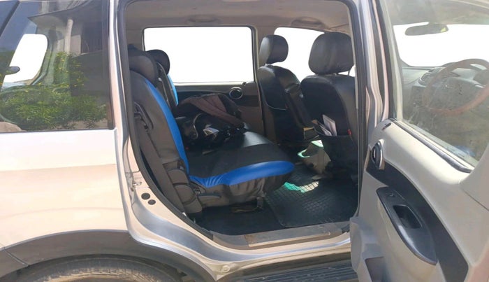 2017 Mahindra NUVOSPORT N8, Diesel, Manual, 35,340 km, interior