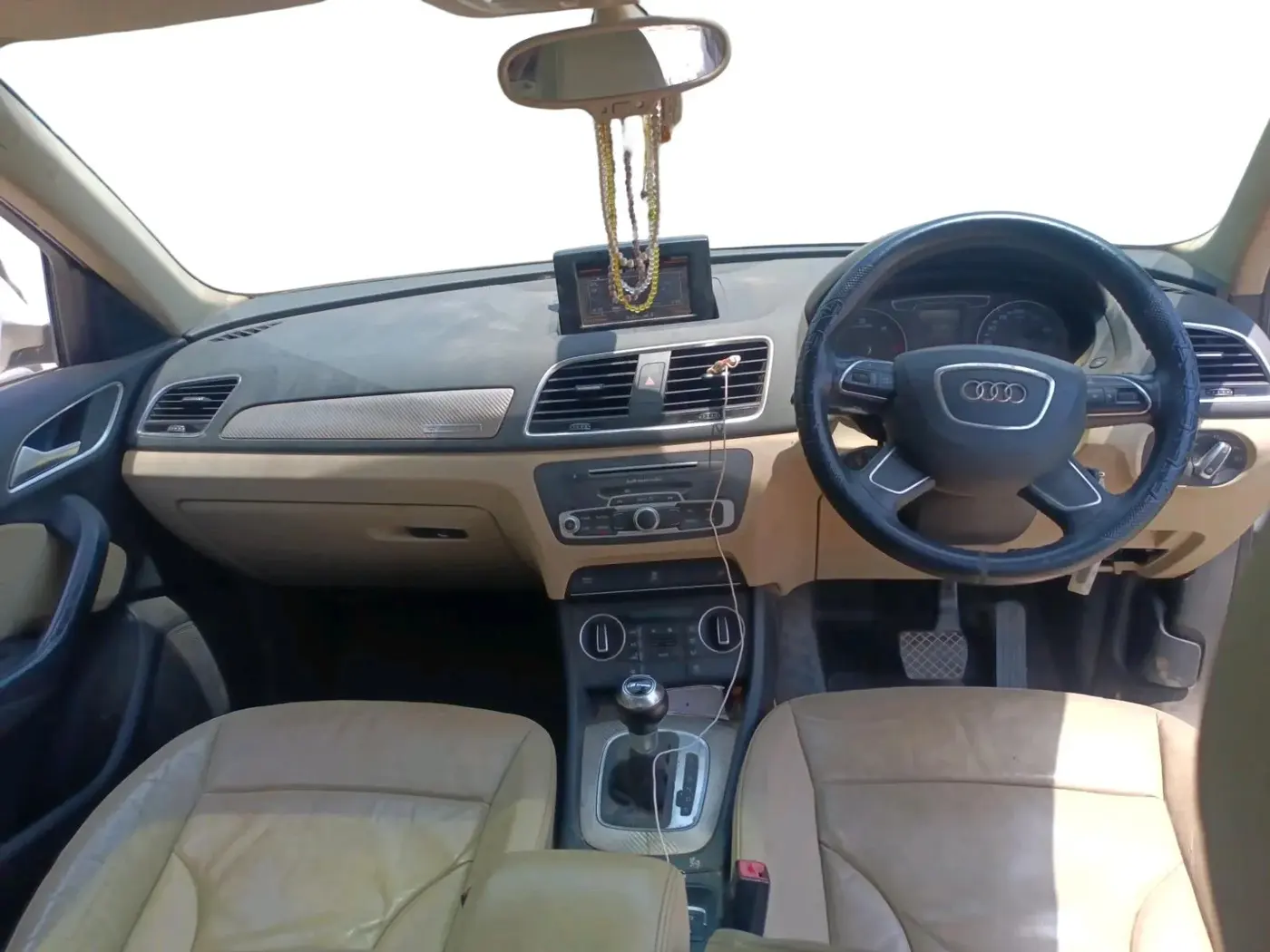 2015 Audi Q3 35 TDI Quattro, Diesel, Automatic, 1,39,580 km, interior