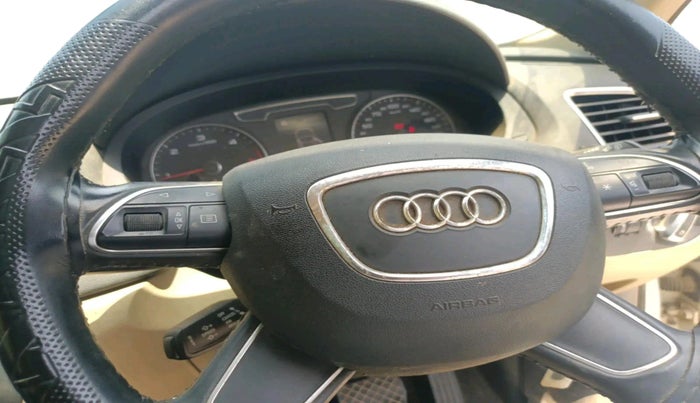 2015 Audi Q3 35 TDI Quattro, Diesel, Automatic, 1,39,580 km, interior