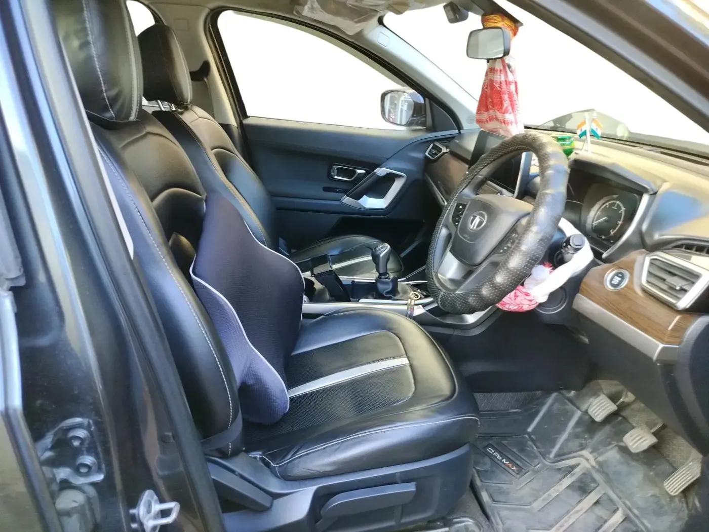 2020 Tata Harrier XT 2.0L KRYOTEC, Diesel, Manual, 61,900 km, interior