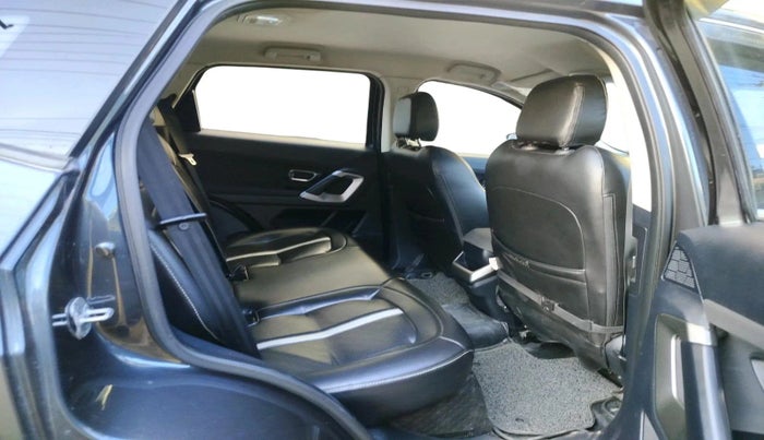 2020 Tata Harrier XT 2.0L KRYOTEC, Diesel, Manual, 61,900 km, interior