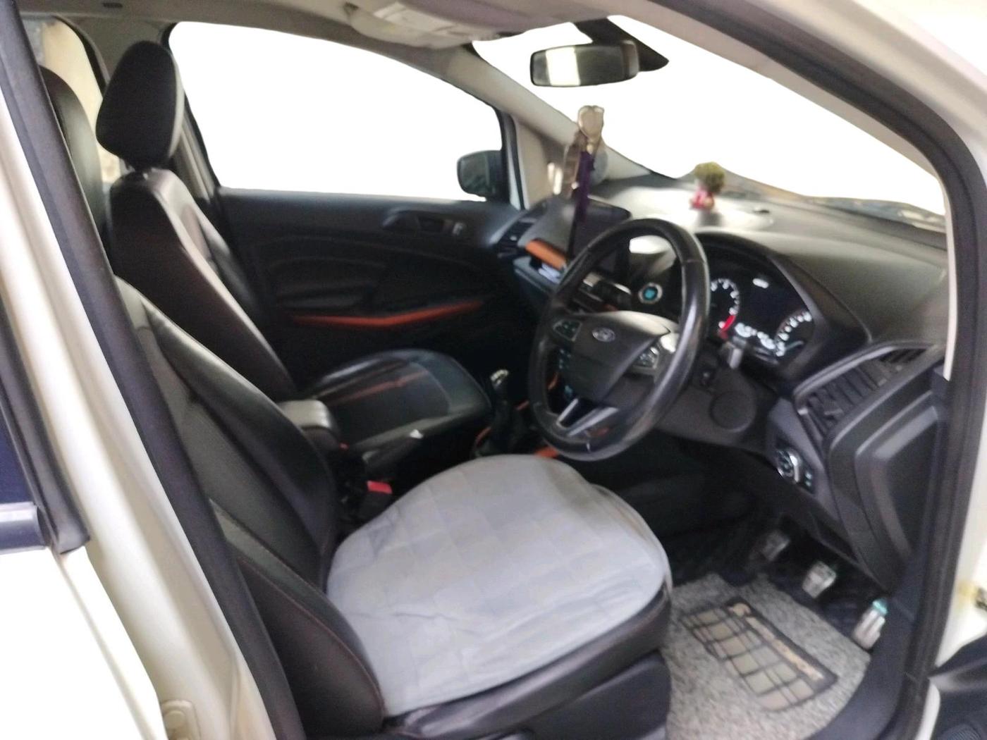 2020 Ford Ecosport TITANIUM 1.5L SPORTS(SUNROOF) DIESEL, Diesel, Manual, 1,29,681 km, interior
