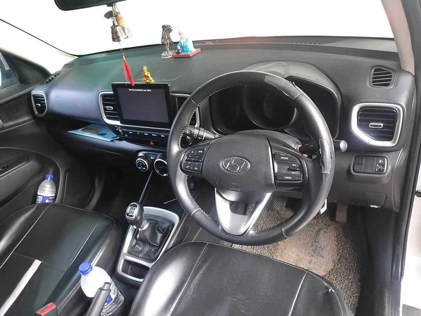 2019 Hyundai VENUE SX 1.0 TURBO, Petrol, Manual, 58,868 km, interior